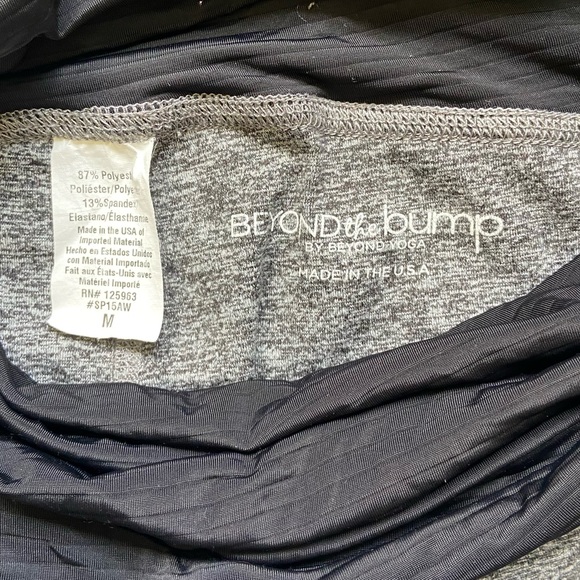 Beyond the Bump Spacedye What's Kickin Maternity Capri Legging Size Medium - Picture 3 of 5